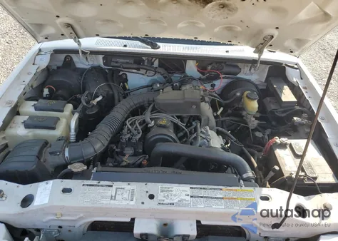 2000 Ford Ranger из США, поврежденный, VIN 1FTYR10C2YTB26282